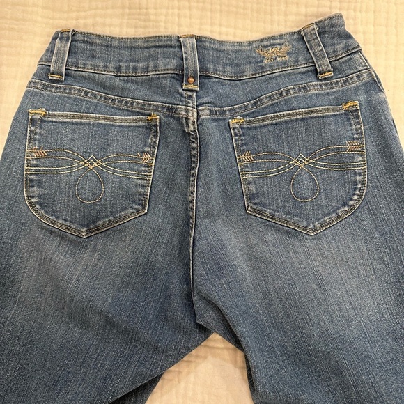 Lee Women's Classic Straight Leg Denim Jeans - Picture 5 of 9